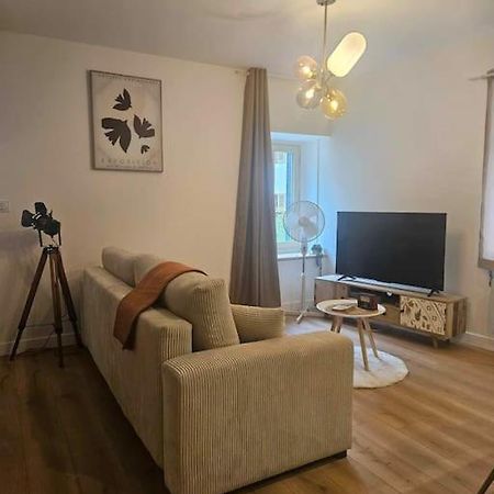 "La Tour", Logement Cosy, Au Calme Vertrieu Luaran gambar