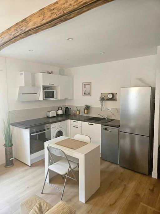"La Tour", Logement Cosy, Au Calme Vertrieu Luaran gambar