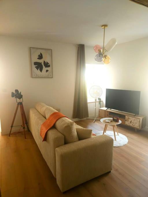 "La Tour", Logement Cosy, Au Calme Vertrieu Luaran gambar
